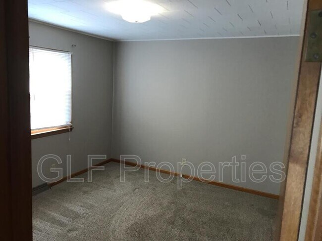 Building Photo - 1022 N 7th St