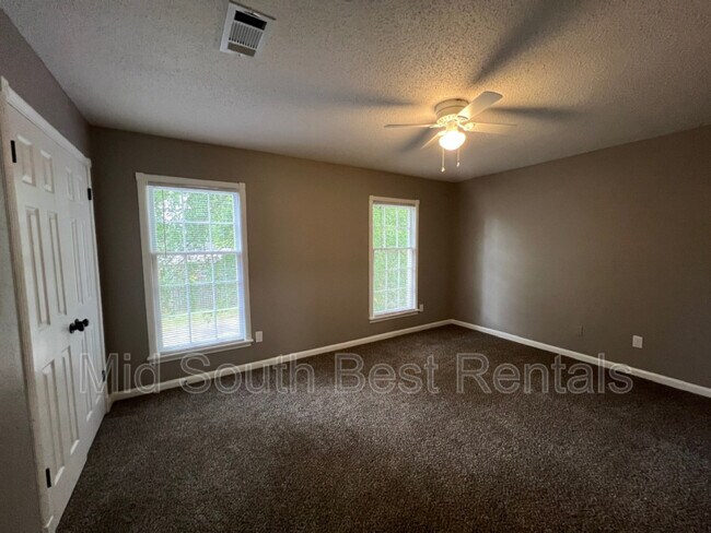 Building Photo - 1145 Prescott Rd