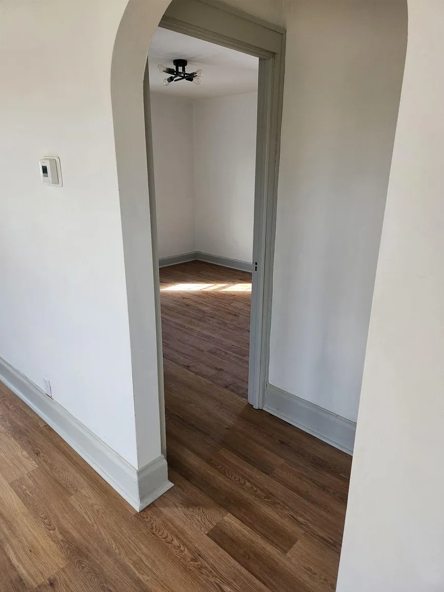 Building Photo - 302 Everett Ave