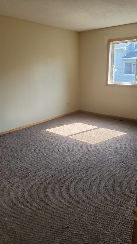 Building Photo - 665 Woodduck Dr