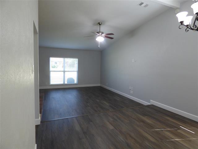 Building Photo - 5016 Roberts Dr