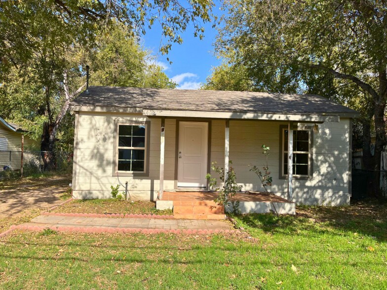 Primary Photo - 3913 Chenault St