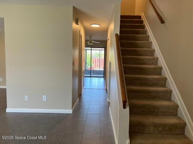 Building Photo - 1514 Manor Dr NE