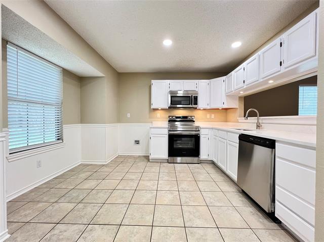 Building Photo - 3514 Riverview Dr