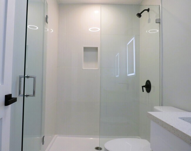 Building Photo - 9 Spring Garden St