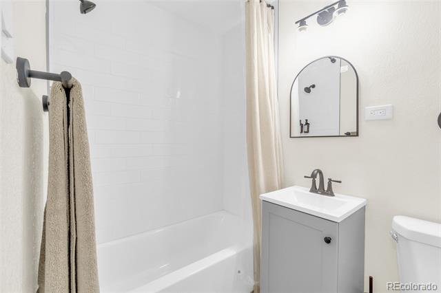 Building Photo - 2405 W 39th Ave