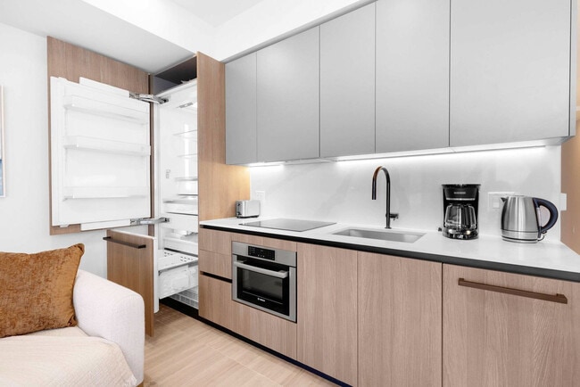 Building Photo - 7144 Byron Ave