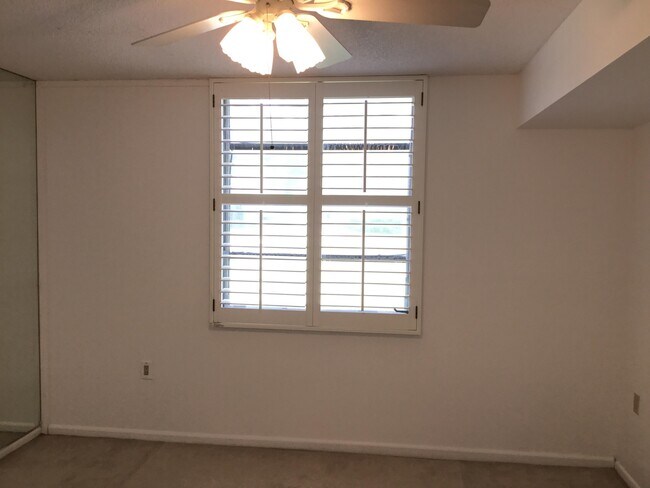 Building Photo - 3636 Whitehall Dr