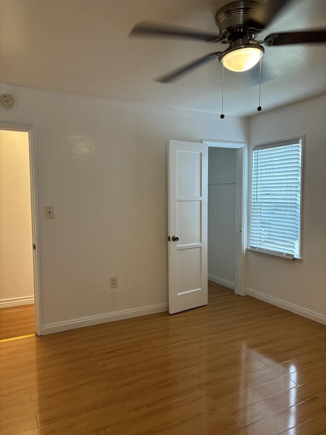 Building Photo - 410 S Sierra Madre Blvd