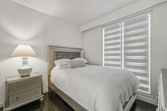 Building Photo - 150 Seaport Blvd