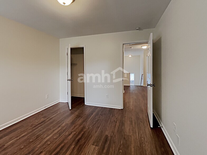 Building Photo - 4620 Stonehaven View