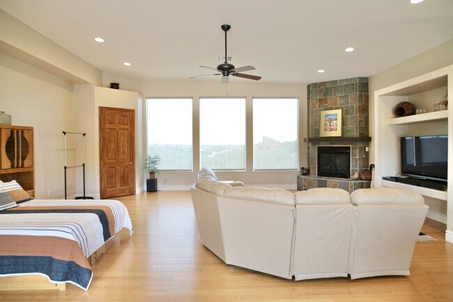 Building Photo - Mountain and City Views from this Furnishe...