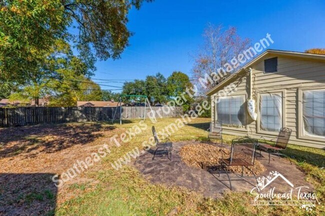 Building Photo - 6030 Zenith St