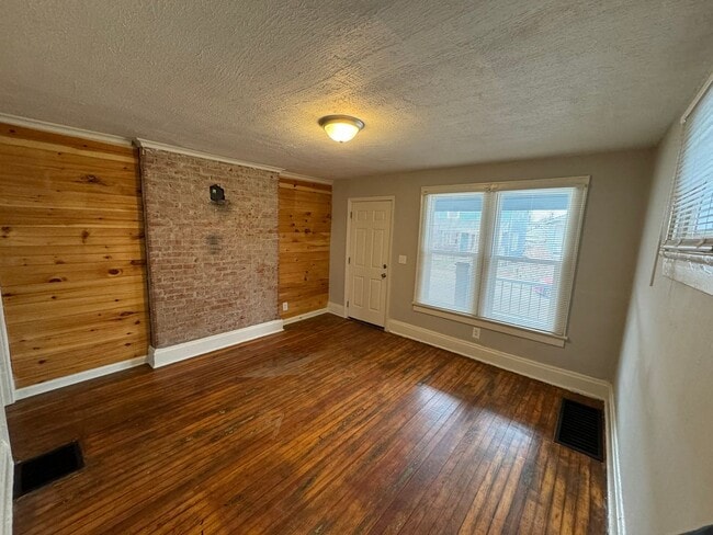 Building Photo - 149-151-151 E Woodrow Ave