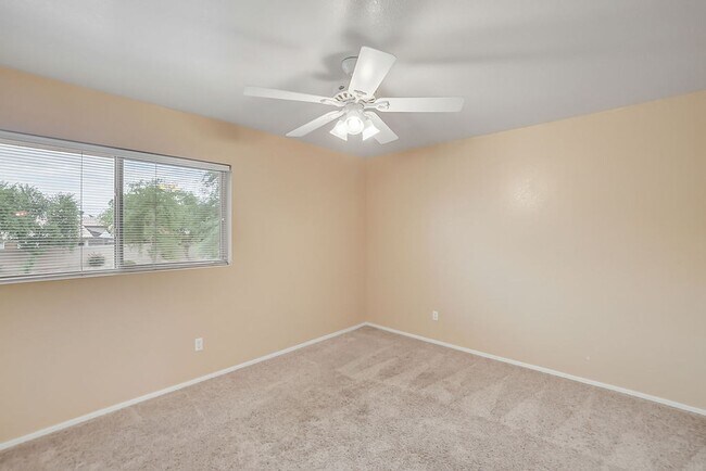 Building Photo - Beautiful Chandler home with pool!