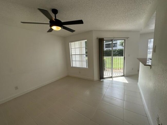 Building Photo - 1st Floor 1 Bedroom and 1 Bathroom Condo  located in the Gated Community of Lexington Place
