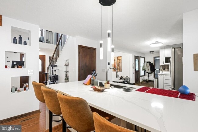 Building Photo - 761 Timberlake Dr