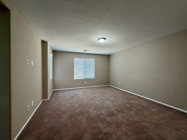 Building Photo - TWO STORY 3 BED 2.5 BATH HOME WITH SOLAR.