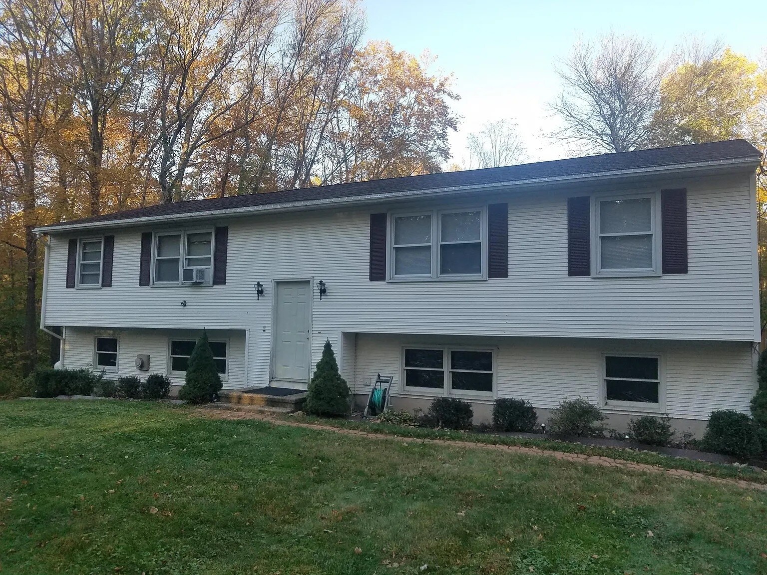 Building Photo - 120 Young St