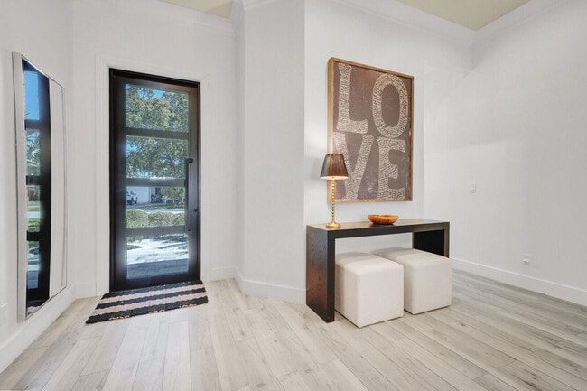 Building Photo - 875 SE 13th Ave