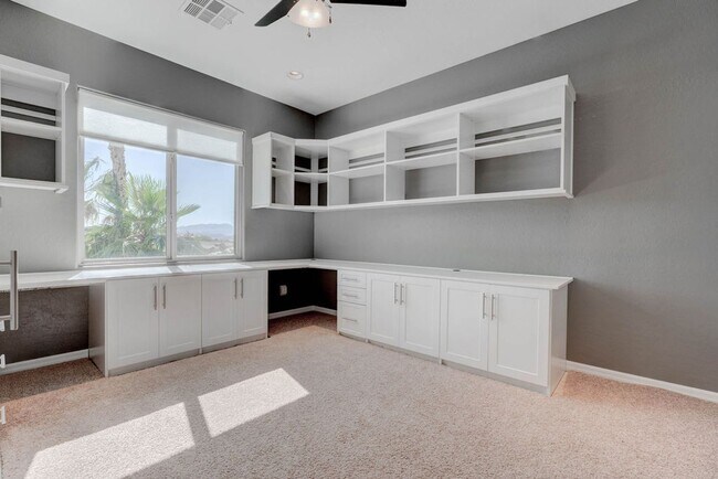 Building Photo - 2589 Chateau Clermont St