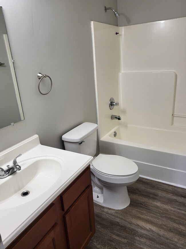 Building Photo - 154 Spring Cir Dr