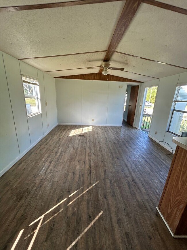 Building Photo - 139 Hubert Blvd
