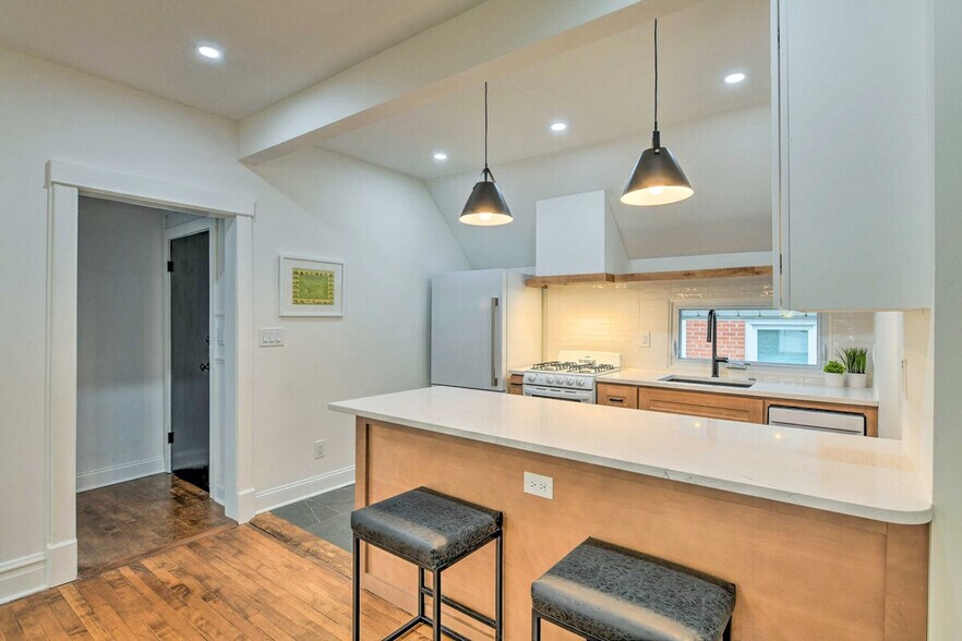 Building Photo - 1129 Augusta St