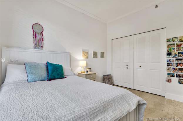 Building Photo - 251 Crandon Blvd