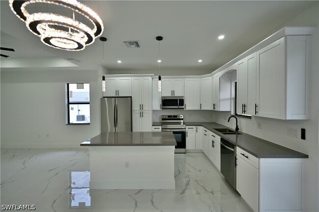 Building Photo - 4107 13th St SW