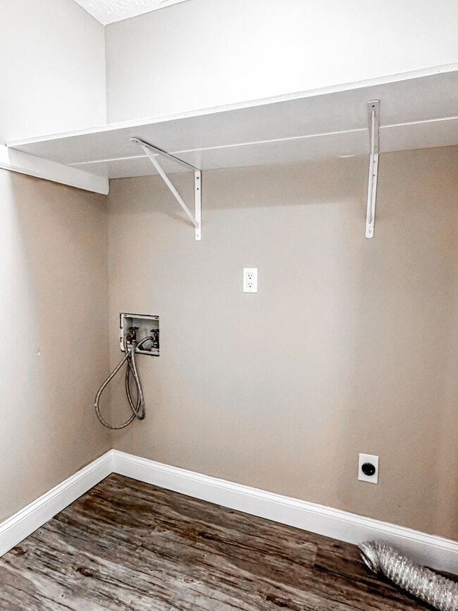 Building Photo - 3/2 Townhome in Downtown Woodstock