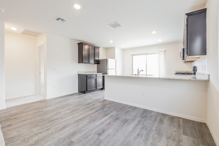Building Photo - 12549 W Red Orchid St
