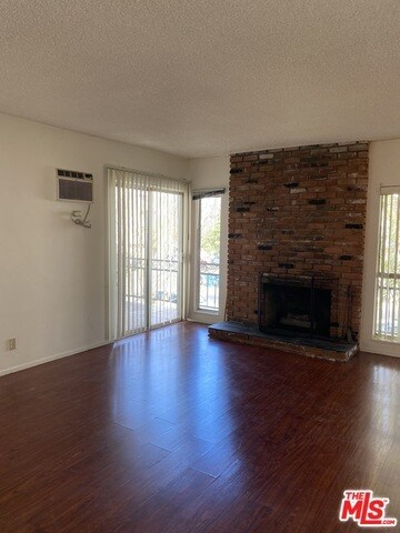 Building Photo - 3609 Dunn Dr