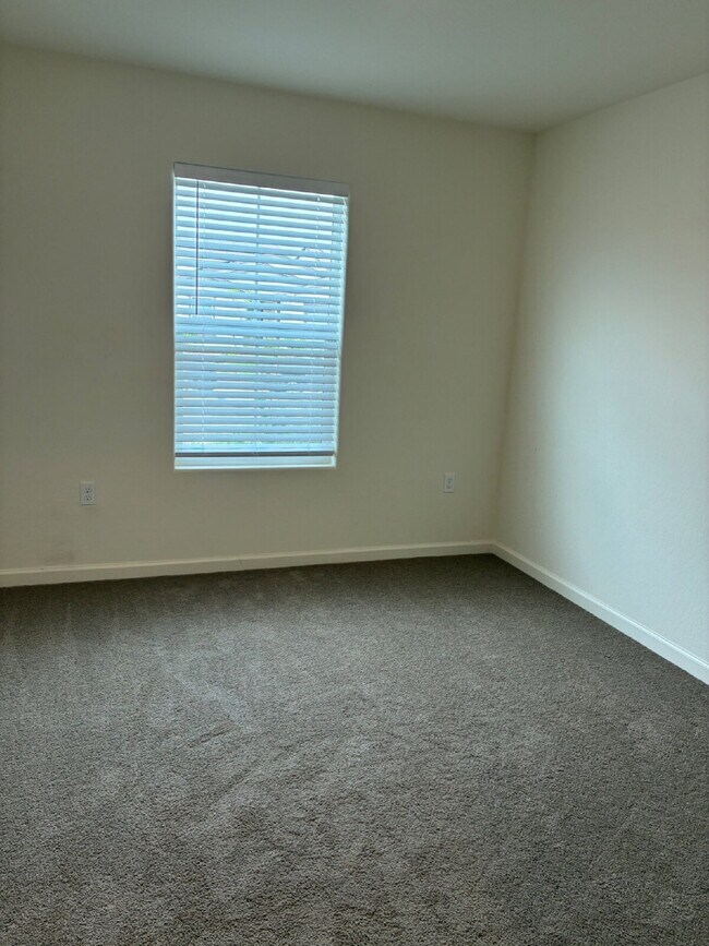 Building Photo - Modern Convenience and Luxury!! Move In Ready with Full Appliance Package!