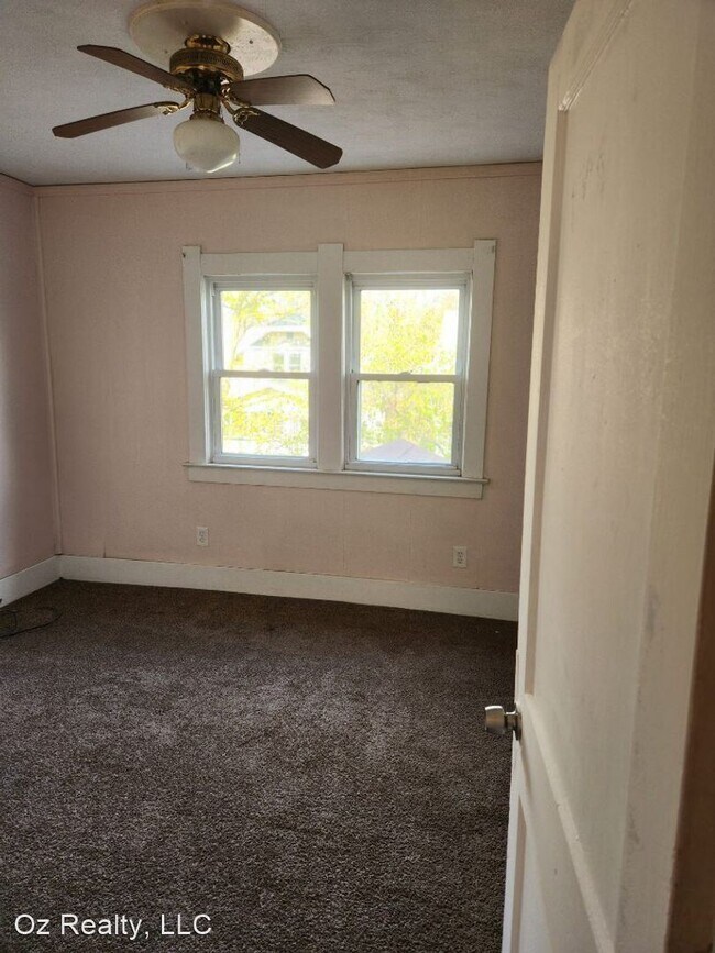 Building Photo - 3 br, 1 bath House - 4141 Mayfield Dr