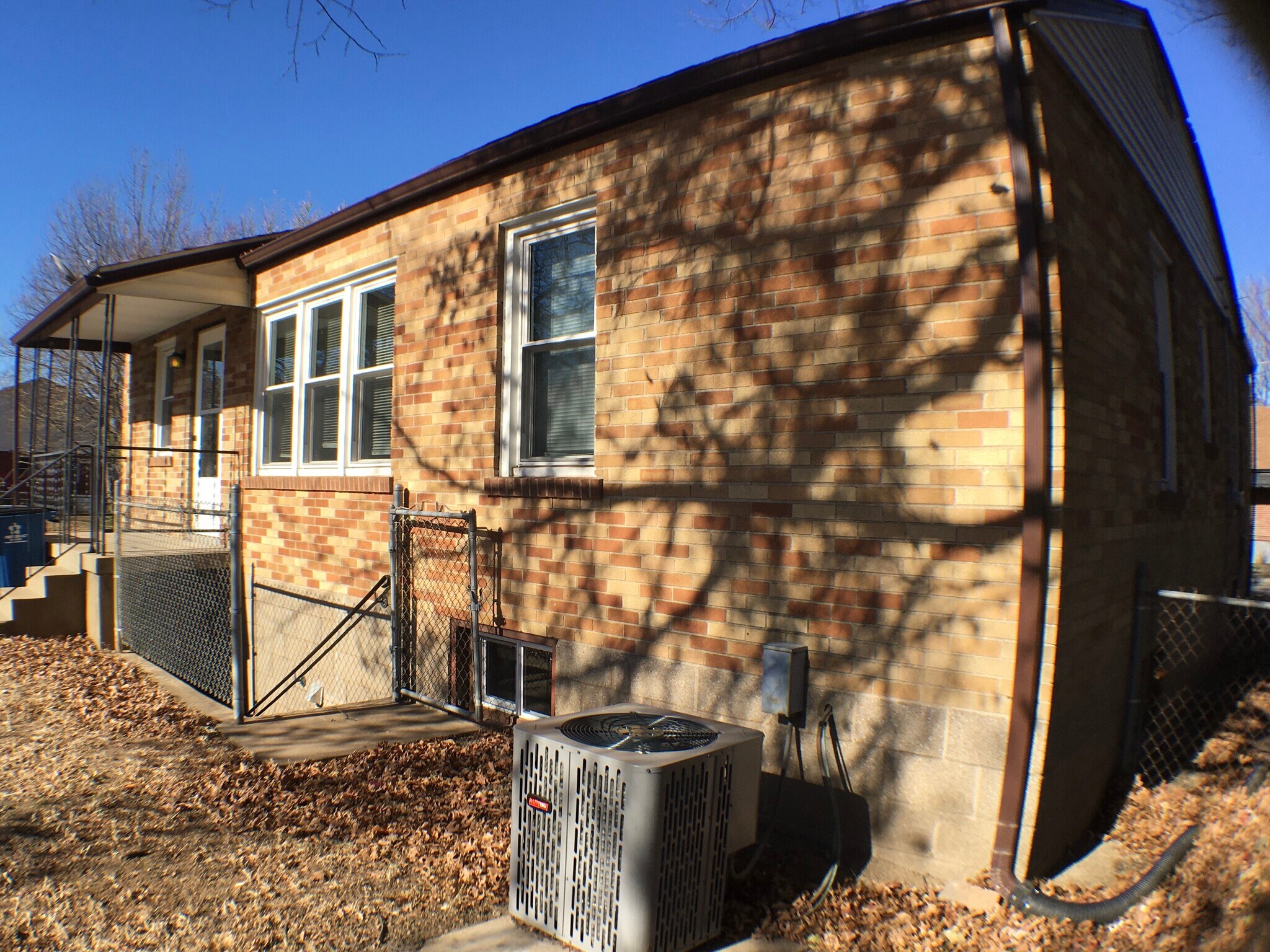 Building Photo - 9606 Sievers Ct