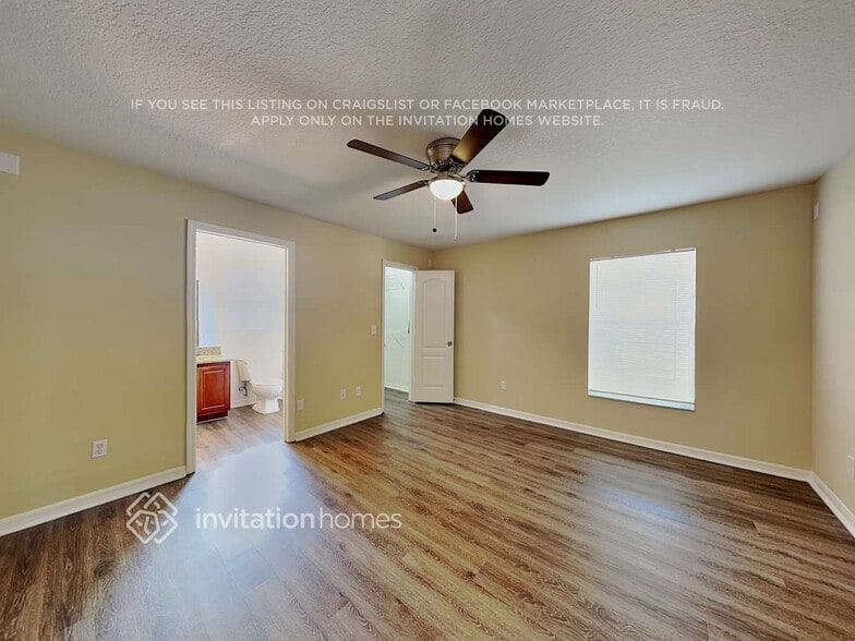 Building Photo - 9600 Saragossa St