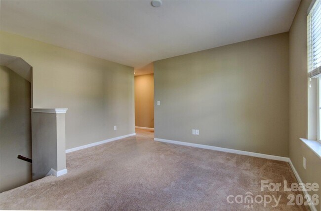 Building Photo - 16125 Hammersmith Farm Dr