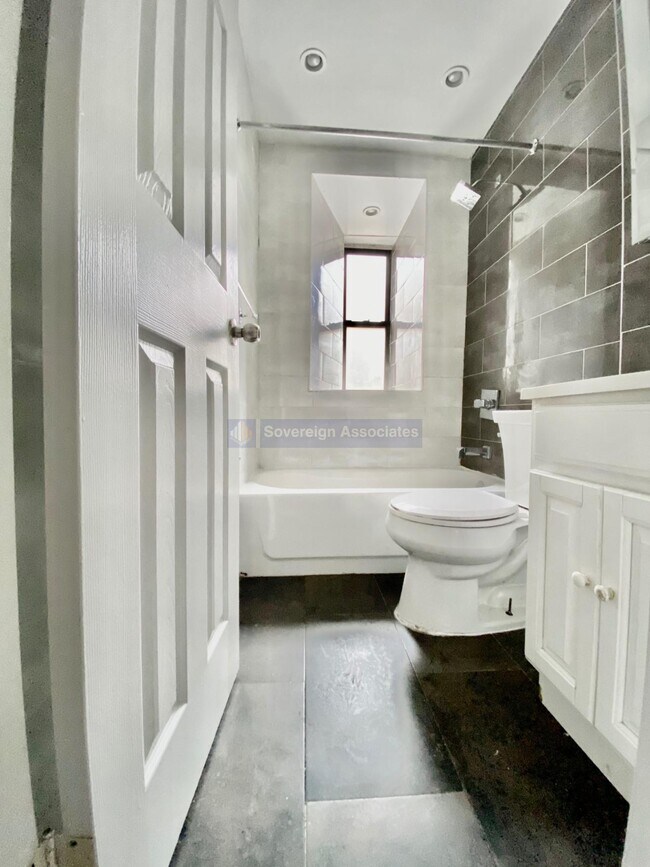 Building Photo - 541 W 156th St