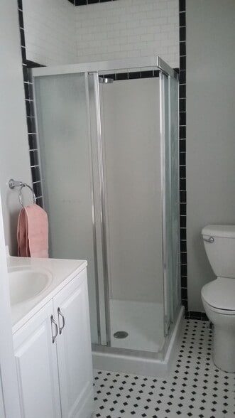 Remodeled and bright! - 1518 Irving Ave N