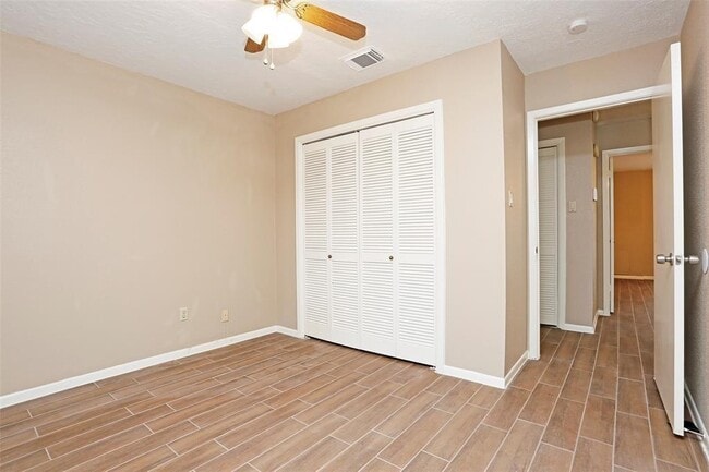 Building Photo - 21623 Park York Dr