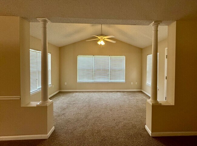 Building Photo - Myrtle Beach - 3 Bedroom / 2 Bathroom House