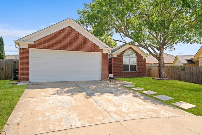 Building Photo - 6903 Hawaii Ln