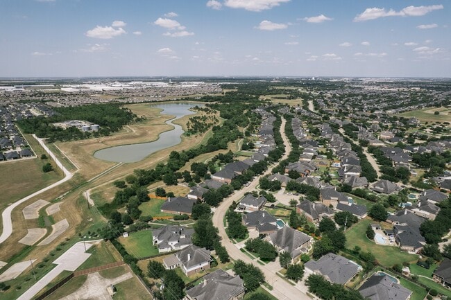 Building Photo - 2447 Monarch Terrace Dr
