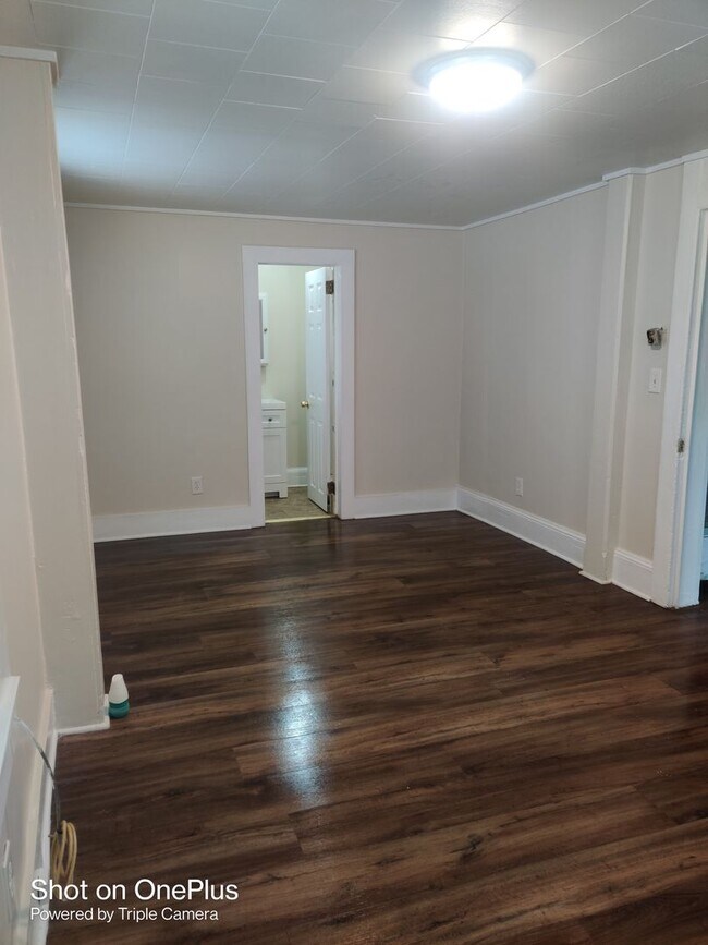 Building Photo - Gilbert Ave