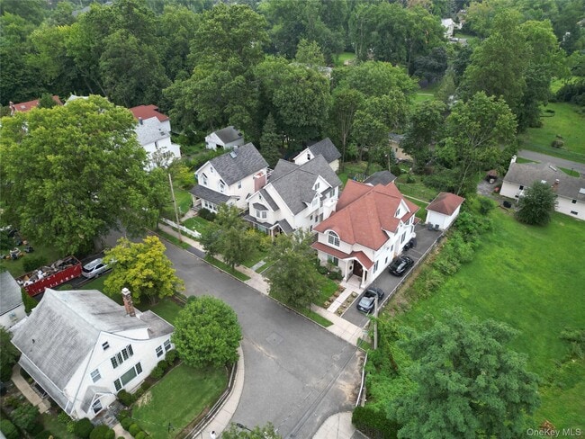 Building Photo - 1A Floyd Pl
