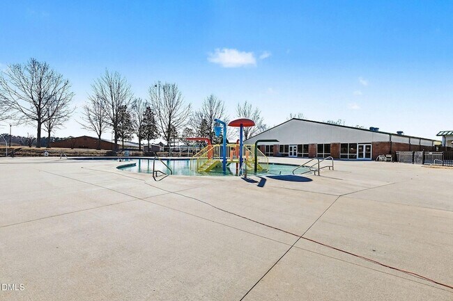 Building Photo - 221 Payton Dr