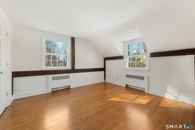 Building Photo - 111 Lyons Plain Rd