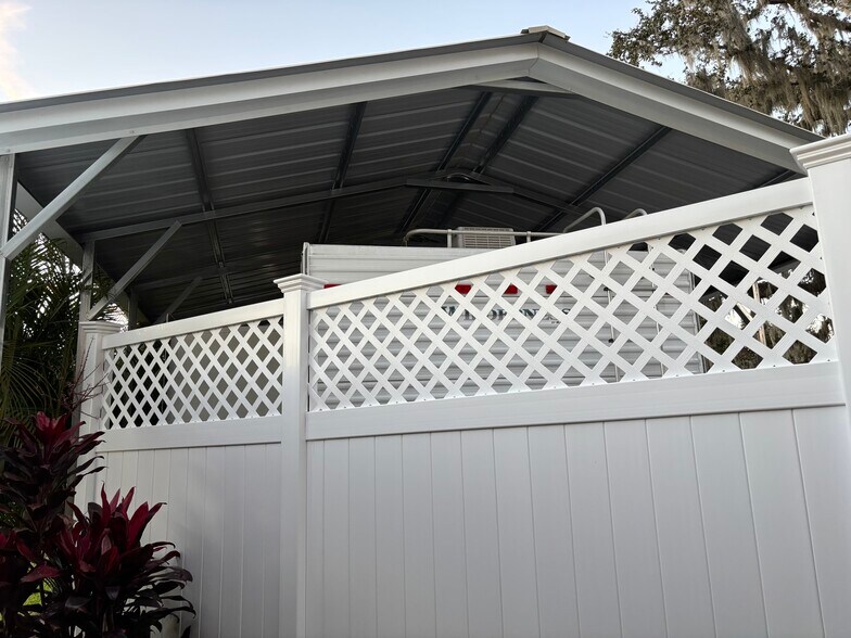 Building Photo - 2020 Lee Dr