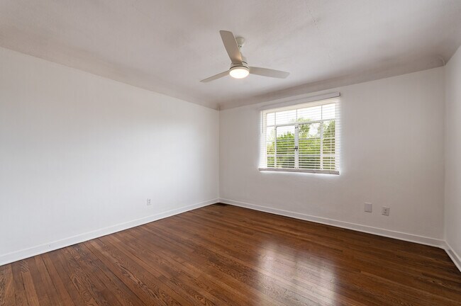 Building Photo - 601 Tulane Dr NE